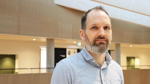 Barn som har mistet et nært familiemedlem på grunn av narkotika synes i mange tilfeller å ikke ha fått nødvendig hjelp, sier doktorgradstipendiat Øyvind Reehorst Kalsås.