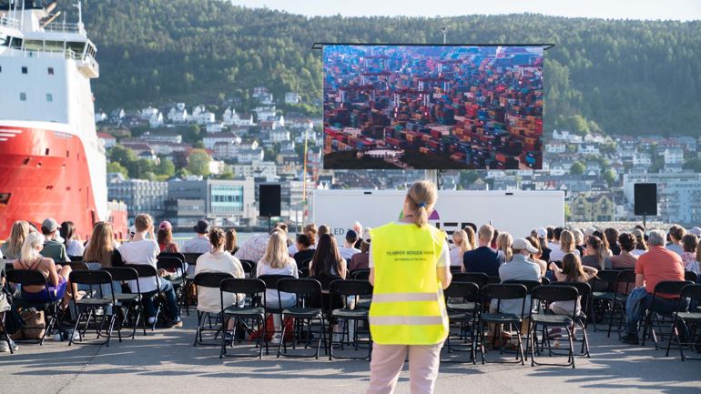 Utekino på dokken i Bergen