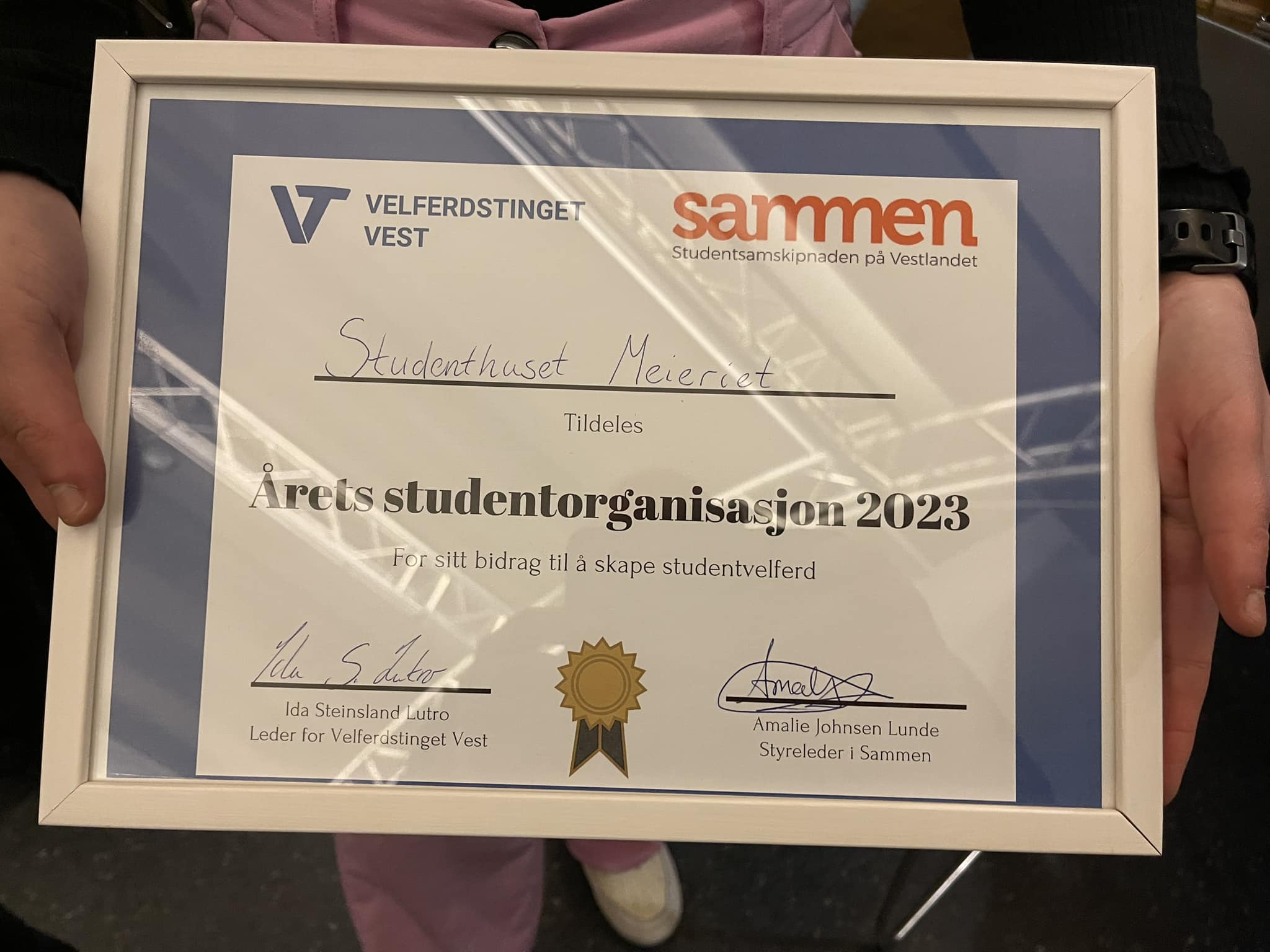 Innramma diplom med teksten 